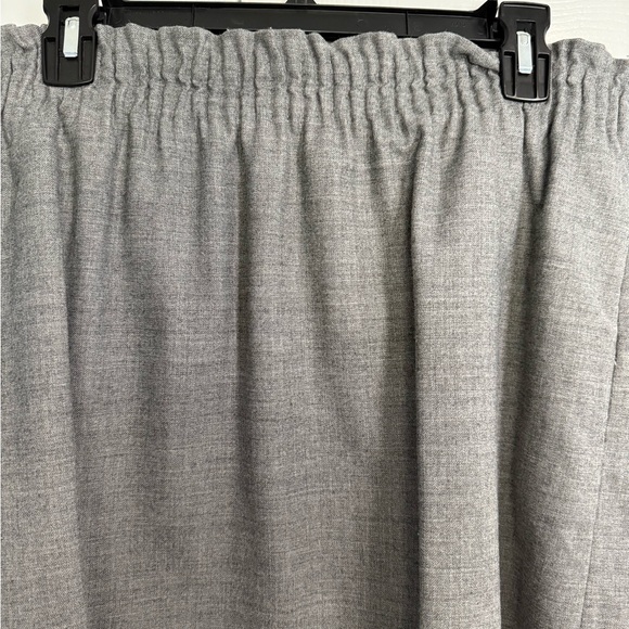 J. Crew size 14 Gray Skirt lined with ruffled waistband and pockets - Picture 6 of 6